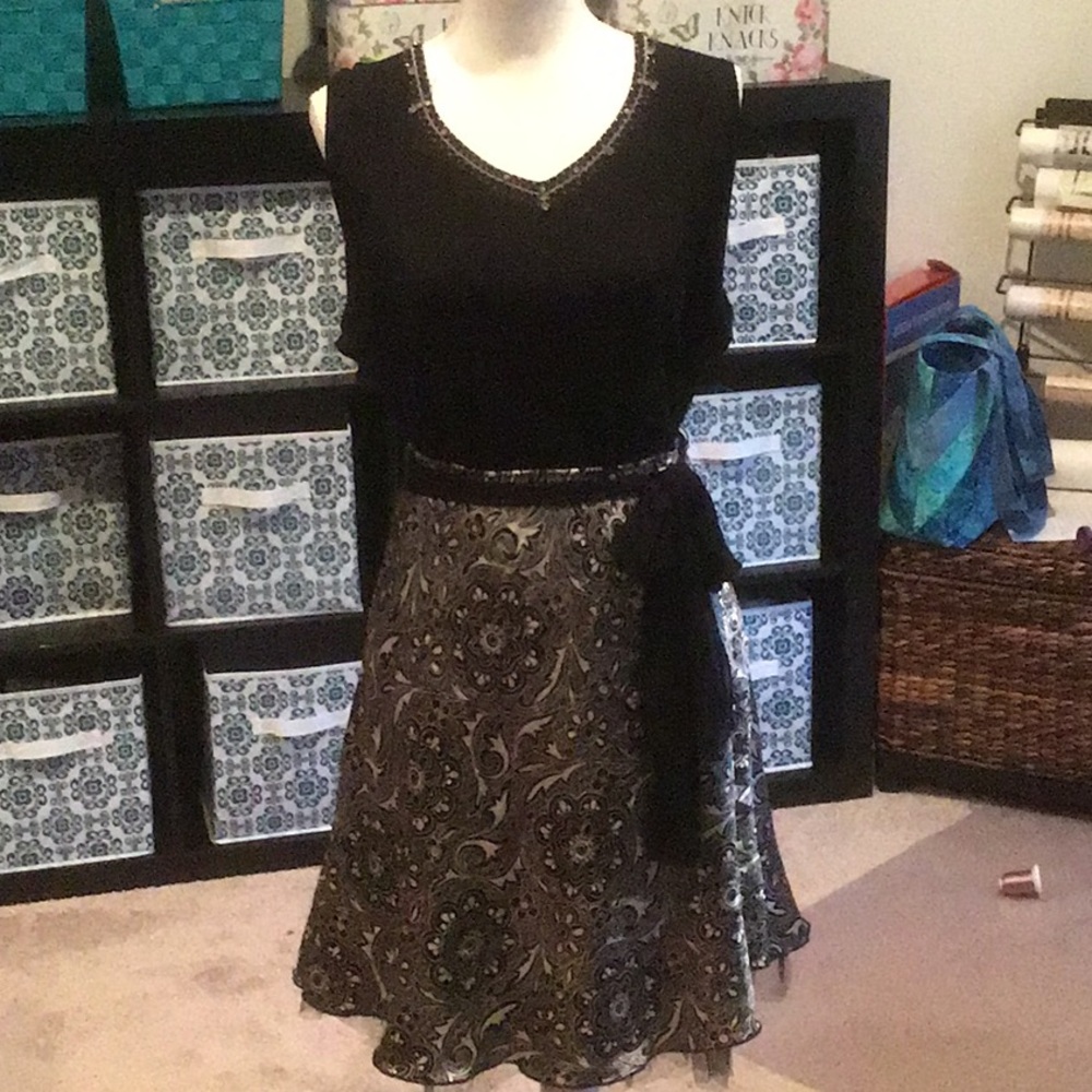 Cute and Fashionable Lined Skirt